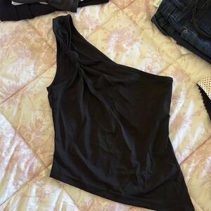 Edikted Asymmetrical One Shoulder Black Top